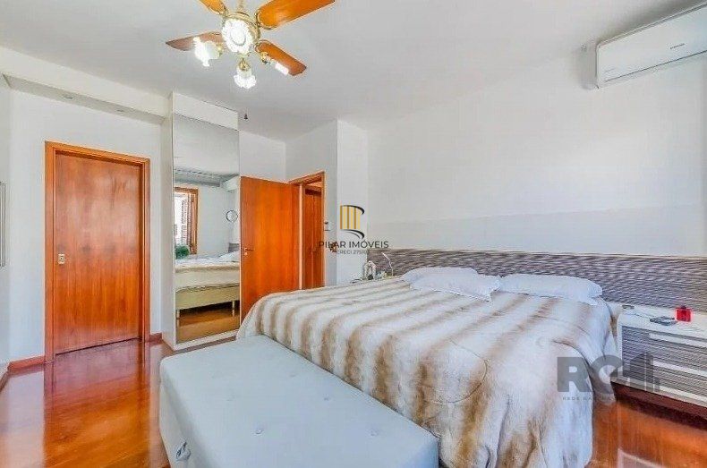 Casa 221m² - 3 dormitórios, 1 suíte, 4 vagas de garagem no bairro Vila Assunção