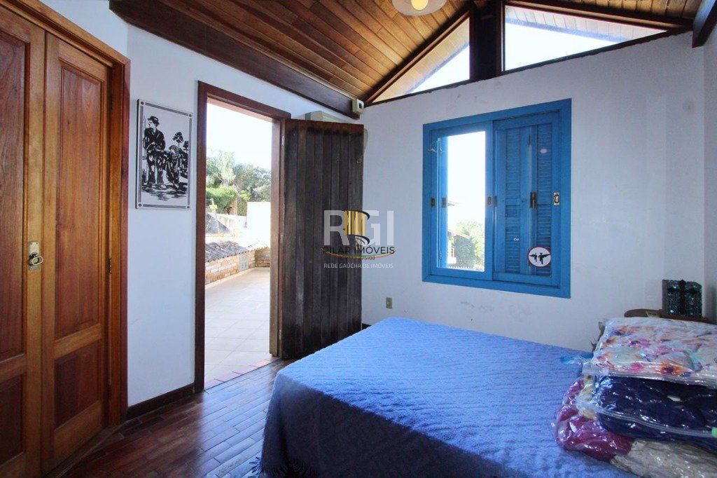 Casa para Venda - 269.06m², 4 dormitórios, sendo 2 suites, 5 vagas - Teresópolis