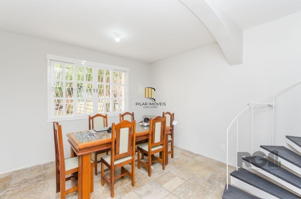 Casa de 4 dormitórios no bairro Três Figueiras