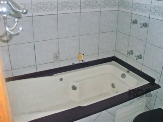 Casa para Venda - 218m², 5 dormitórios, sendo 1 suites, 2 vagas - Vila Nova