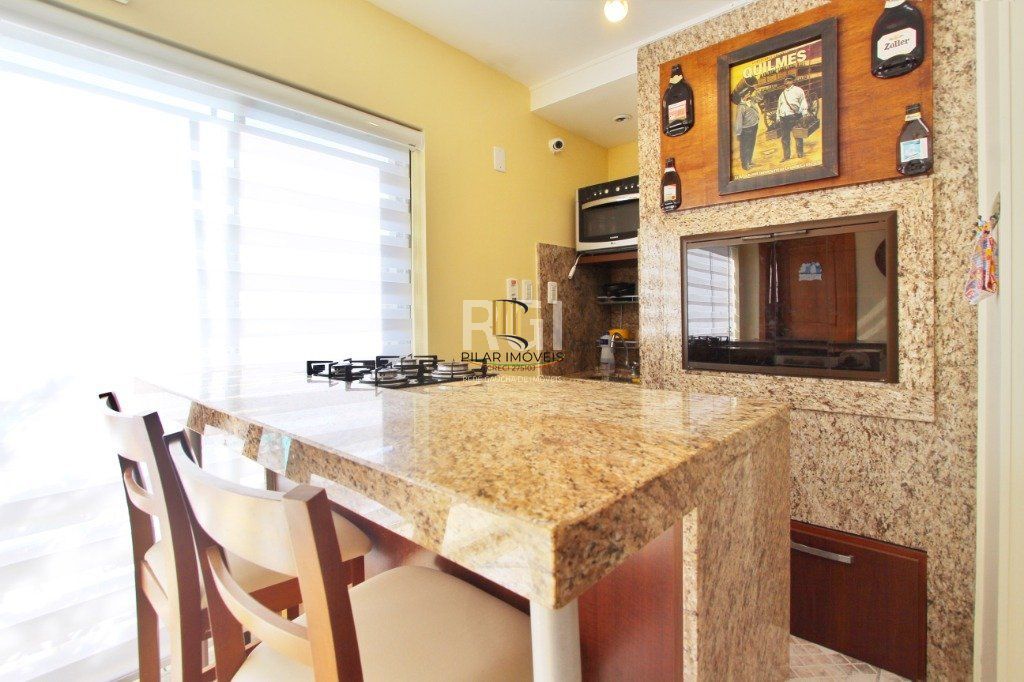 Casa para Venda - 250m², 3 dormitórios, sendo 1 suites, Teresópolis