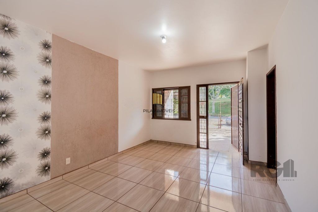 Casa de 159m² - 2 dormitórios, 3 vagas no bairro Rubem Berta