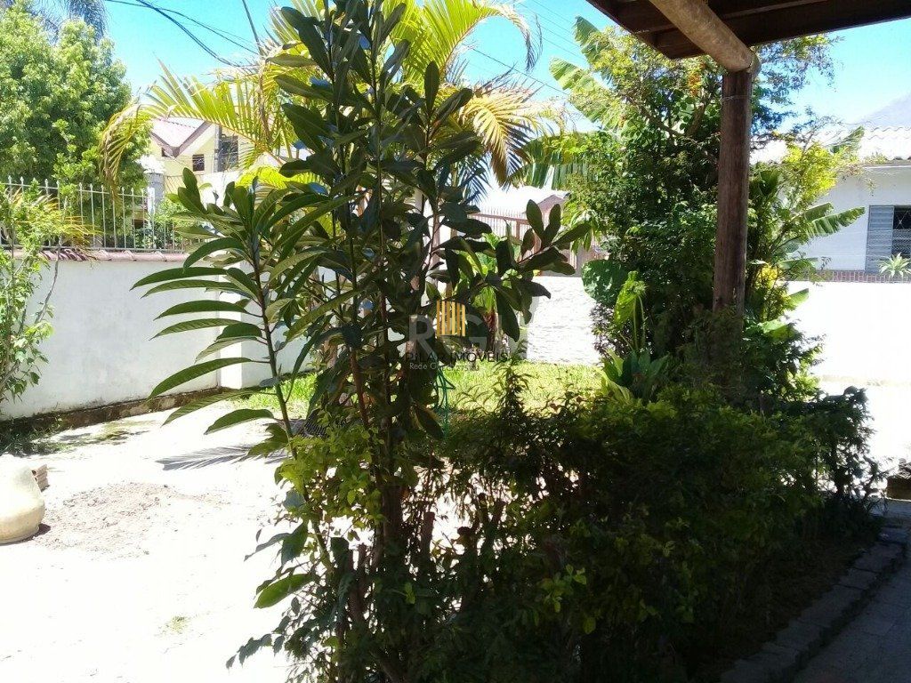 Casa para Venda - 150m², 2 dormitórios, 4 vagas - Ponta Grossa