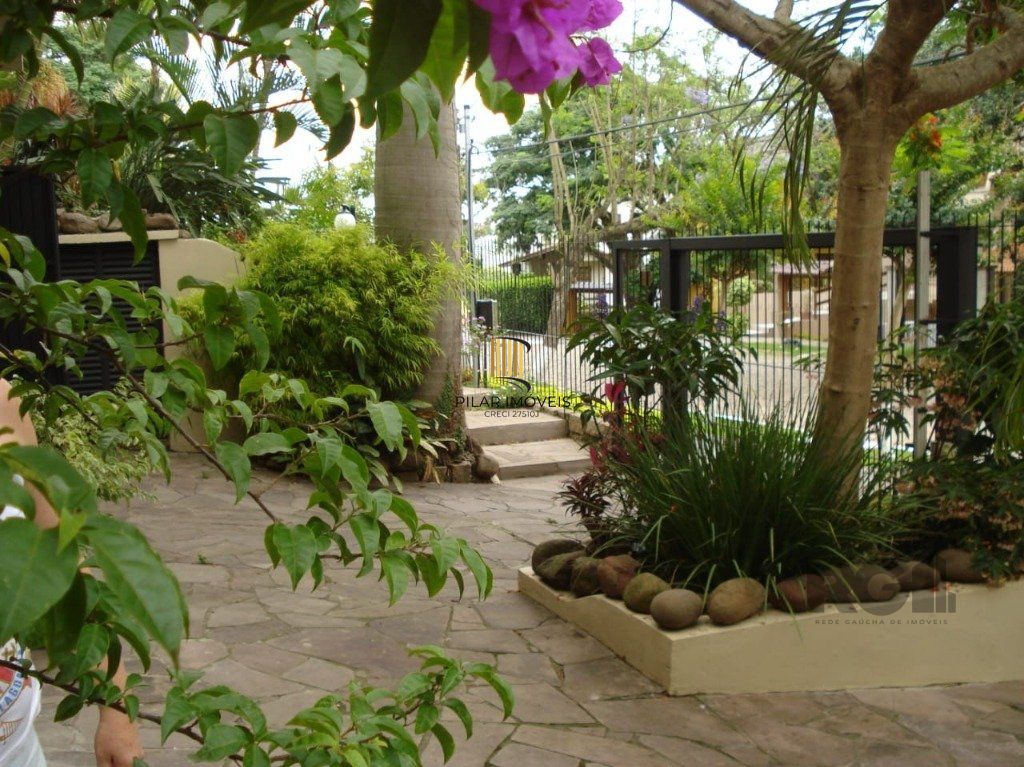Casa 3 dormitórios no bairro Ipanema