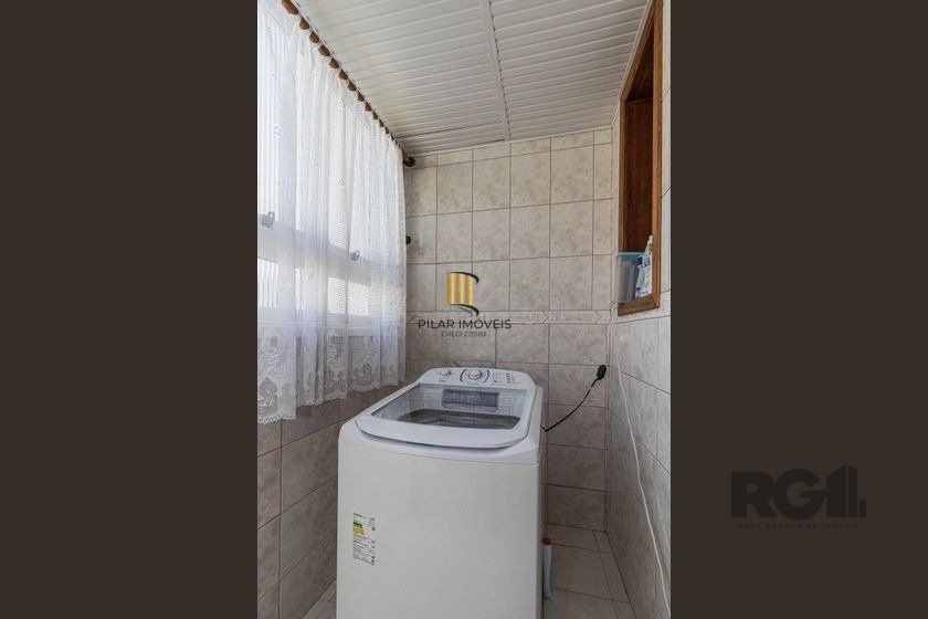 Casa Mista 266m² - 4 dormitórios, 1 suíte, 3 vagas no bairro Parque Santa Fé