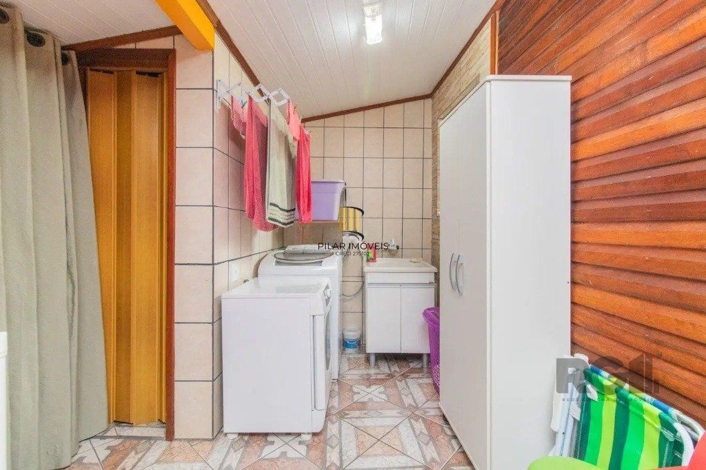 Casa com 3 dormitórios no bairro Partenon