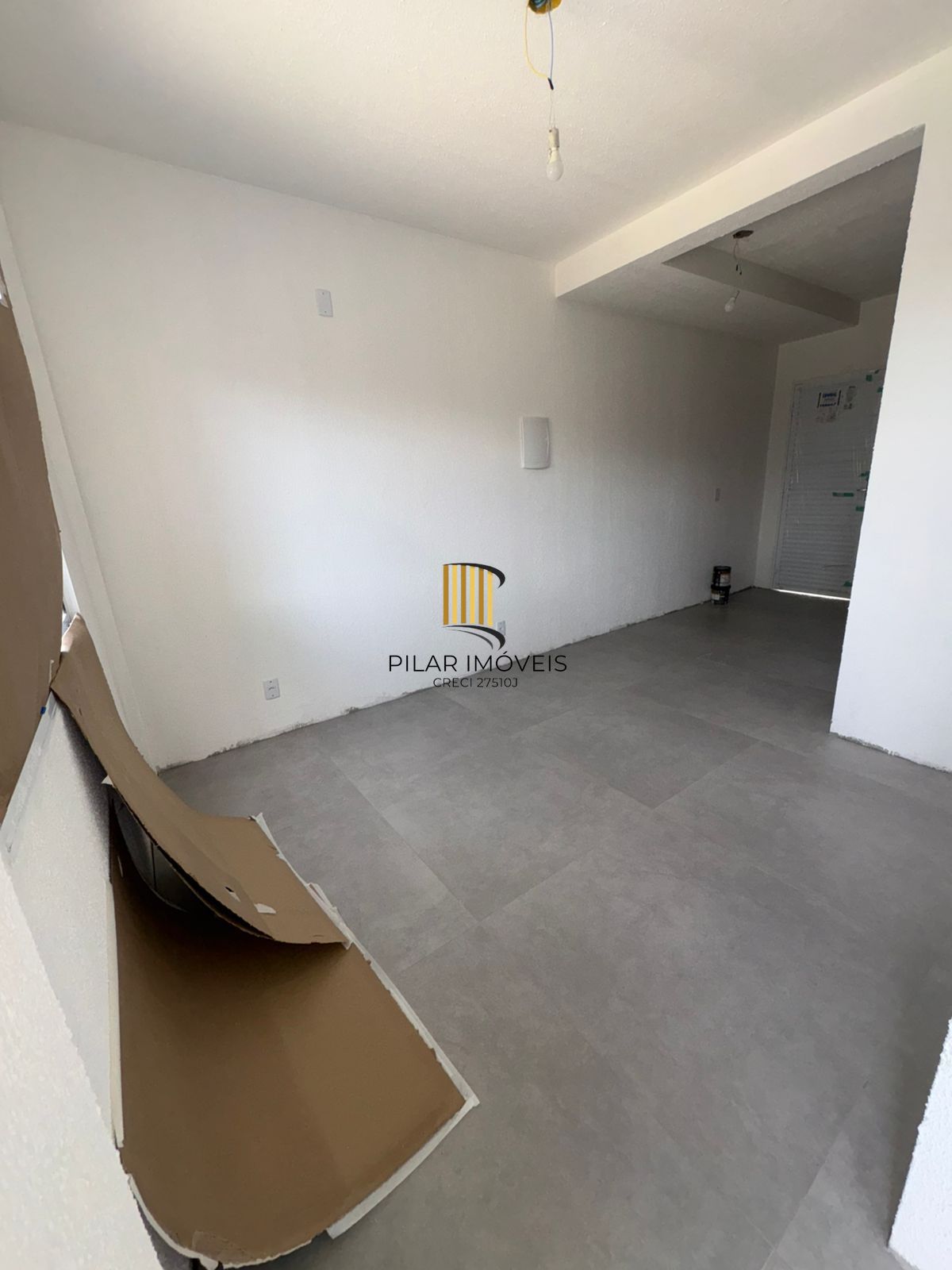 Casa de 2 dormitórios no bairro Lomba Do Pinheiro - Porto Alegre