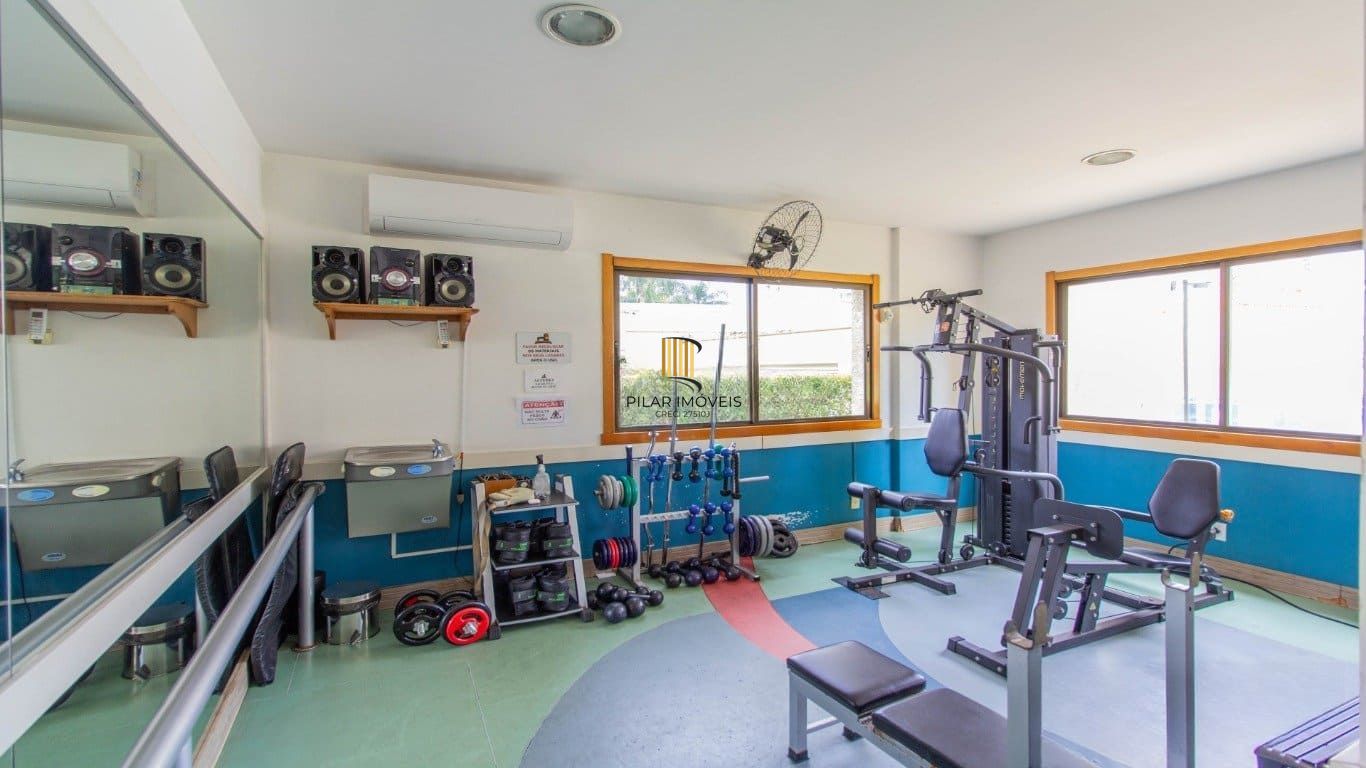 Apartamento de 2 dormitorios à venda em Passo da Areia, Porto Alegre.
