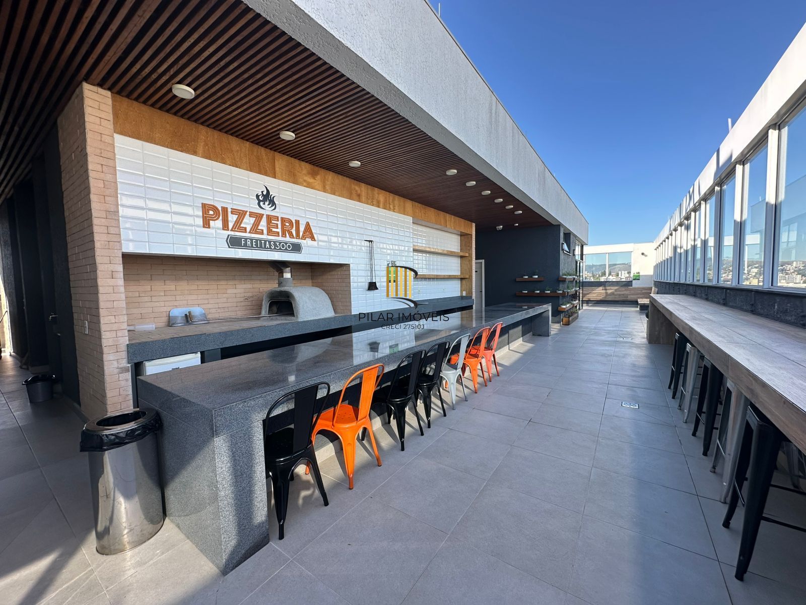 Apartamento Mobiliado e Reformado com Closet, Churrasqueira e Infraestrutura Completa no Centro de Porto Alegre
