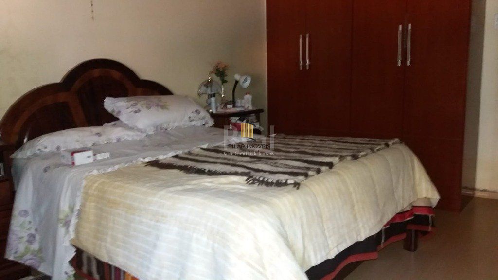 Casa para Venda - 142m², 3 dormitórios, sendo 1 suites, Partenon