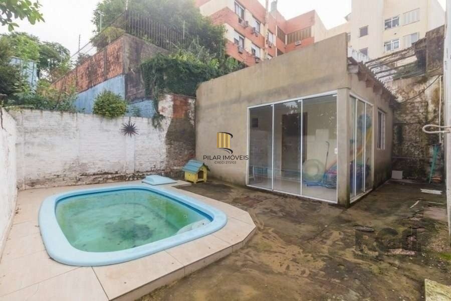 Casa 4 dormitórios no bairro Santa Tereza