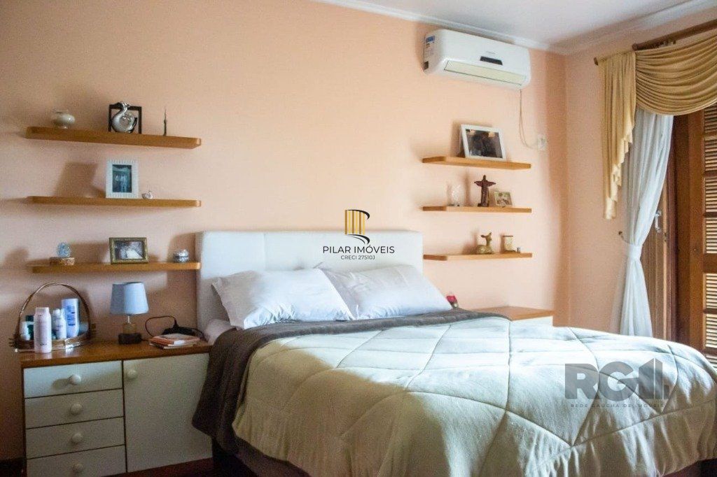 Casa 298m² - 4 dormitórios, 3 vagas na Zona Norte