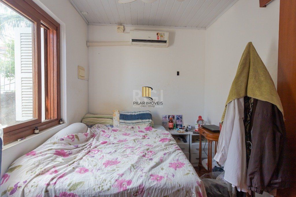 Casa 4 Dormitório(s) Bairro Glória