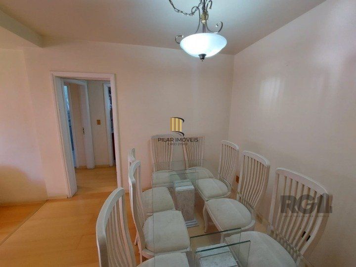 Apartamento com 2 quartos com suite e  1 vaga na Felix da Cunha em Porto Alegre