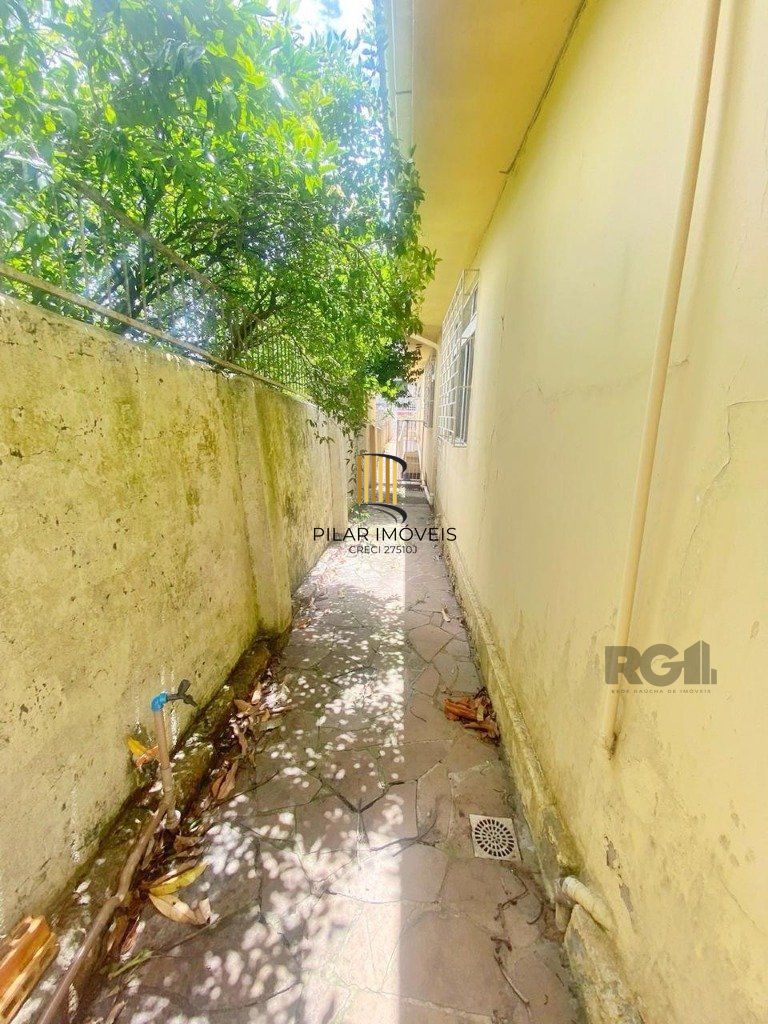 Casa 4 dormitórios no bairro Nonoai