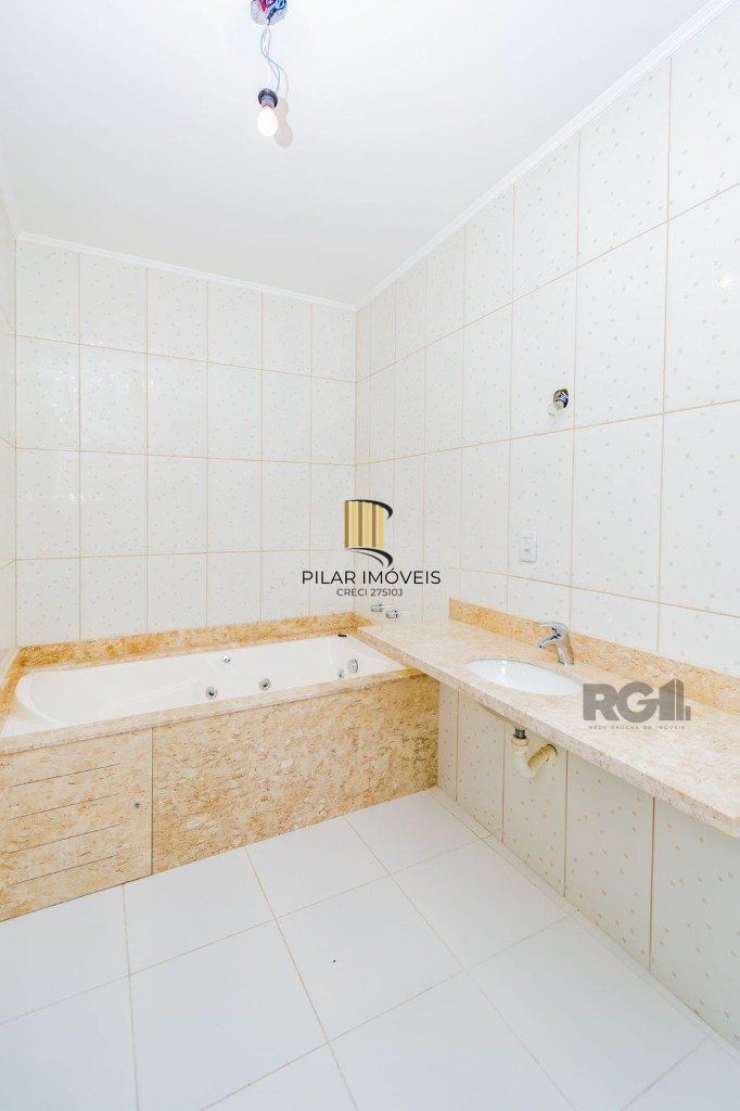 Casa 320m², 3 dormitórios, 3 vagas no bairro Jardim Itu