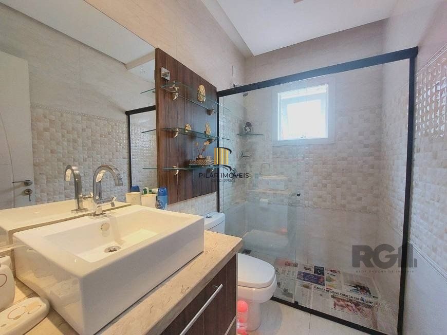 Excelente casa de 250m² com 3 dormitórios no bairro Sarandi.
