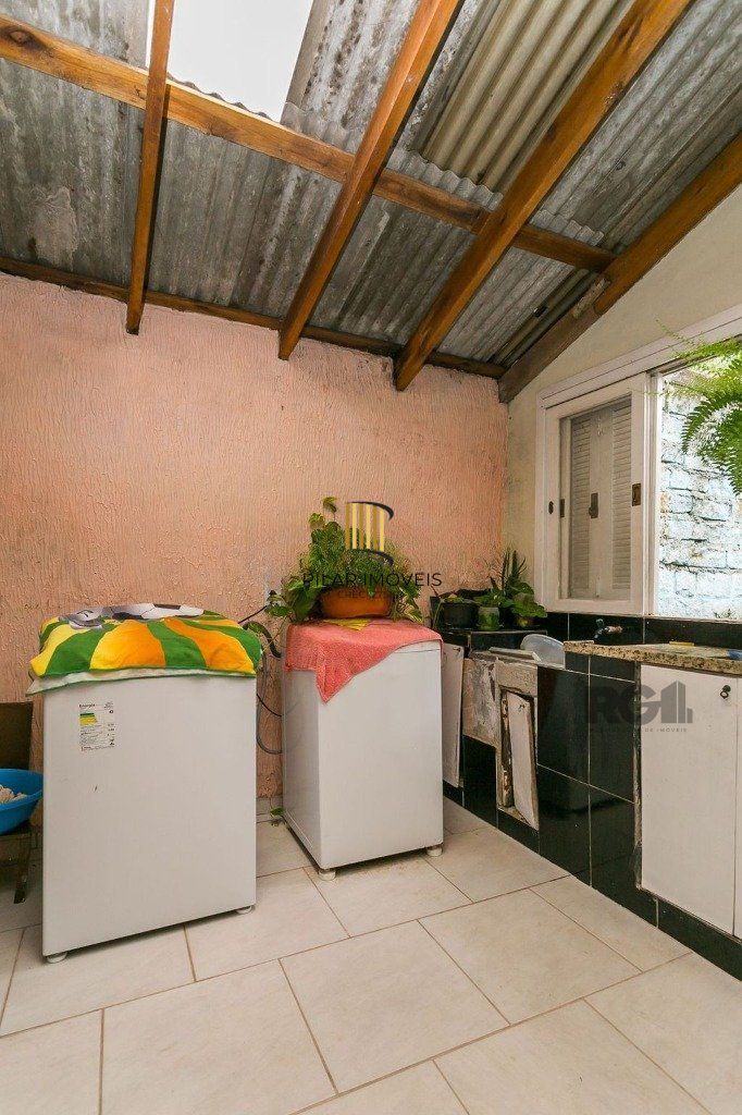Casa 2 dormitórios no bairro Cristal