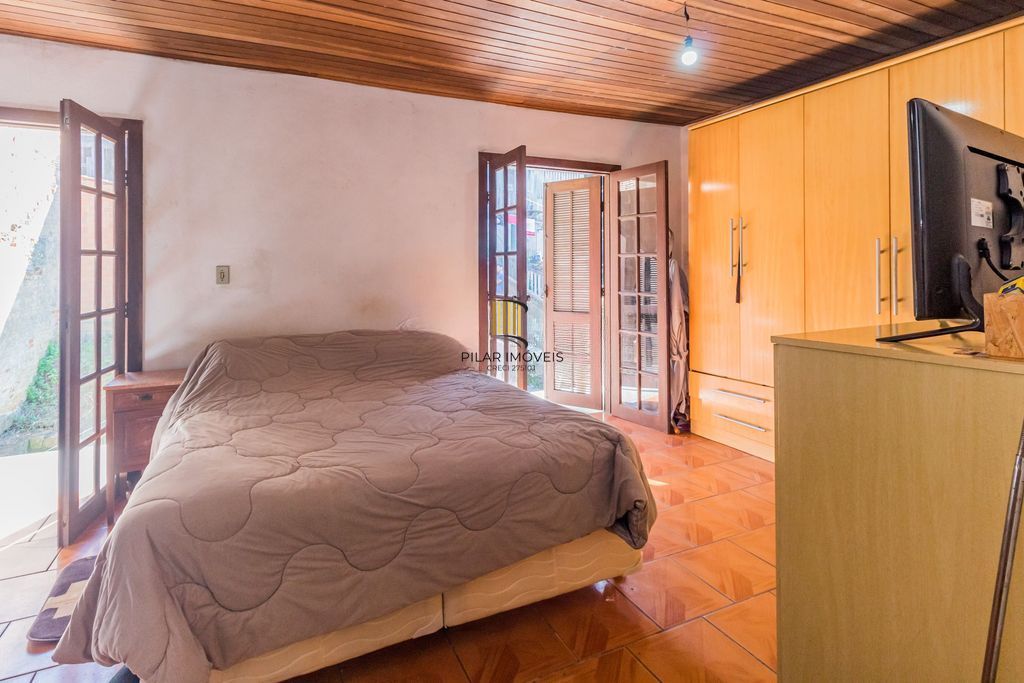 Casa de 5 dormitórios à venda no Bairro Bom Jesus - Porto Alegre