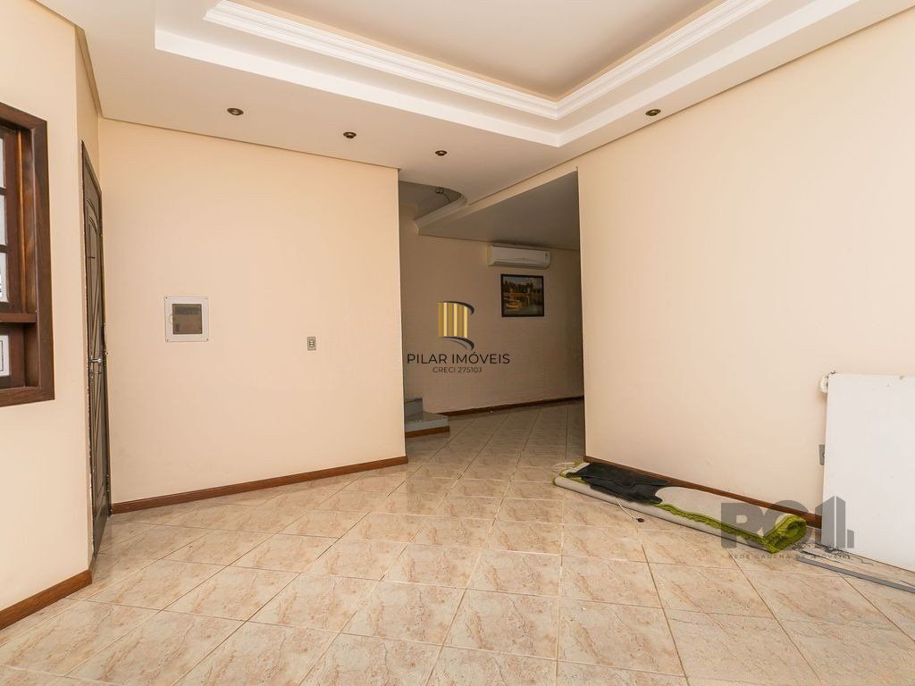 Casa de 3 dormitórios,  no bairro Campo Novo