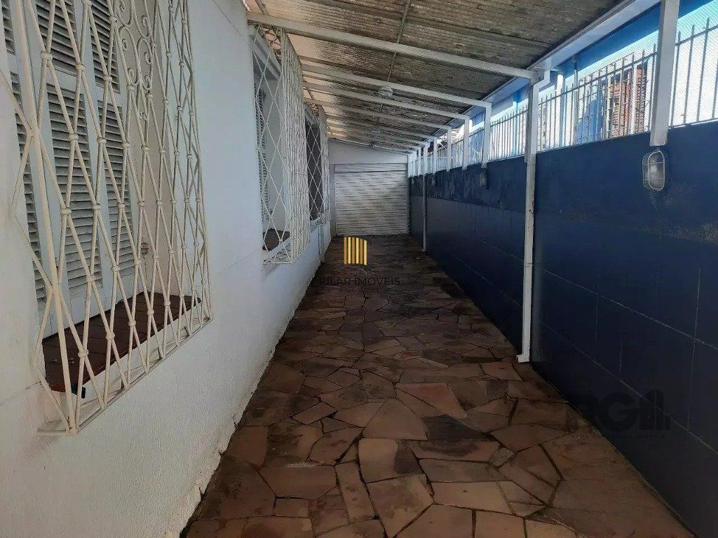 Casa de 3 dormitórios, no bairro Glória