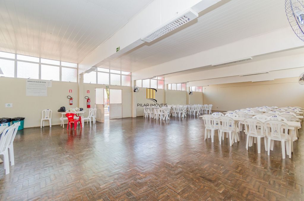 Apartamento de 3 dormitórios à venda  no Bairro Jardim Itu - Porto Alegre