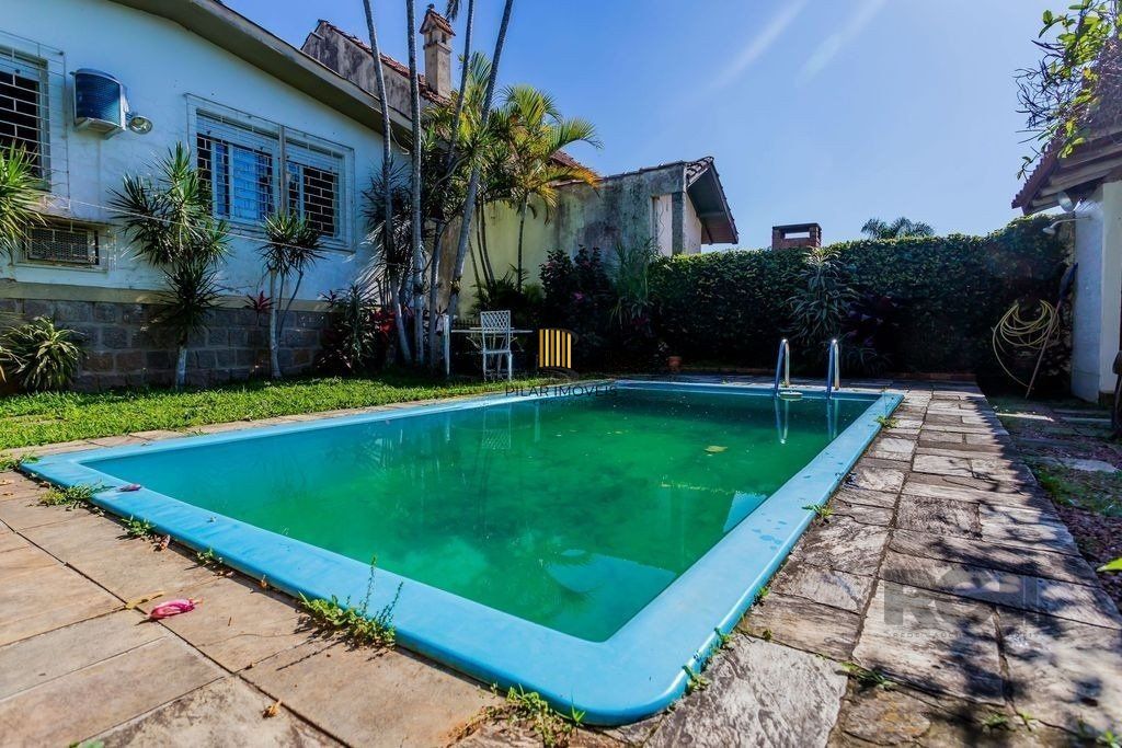 Casa 172m² - 3 dormitórios, 3 vagas no bairro Teresópolis