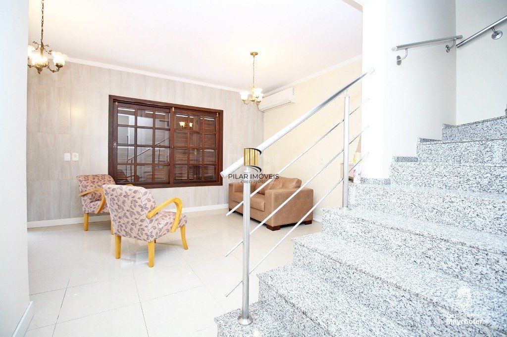 Casa para Venda - 246m², 3 dormitórios, sendo 2 suites, 3 vagas - Vila Ipiranga
