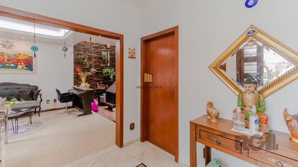 Casa 394m², 4 dormitórios, 4 vagas no bairro Cristo Redentor
