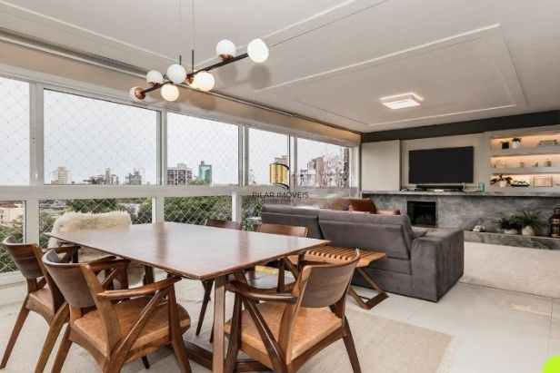 Apartamento com 3 suítes e 161m² à venda em Petrópolis, Porto Alegre.