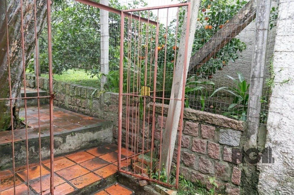 Casa para Venda - 150m², 3 dormitórios, 2 vagas - Teresópolis