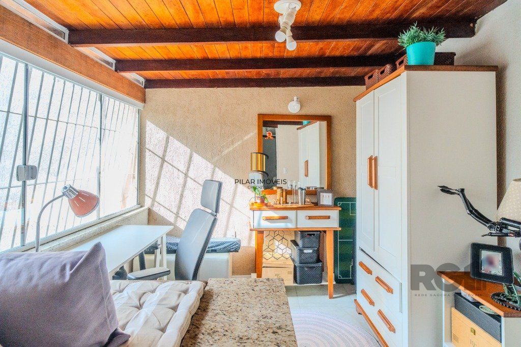 Casa 3 dormitórios no bairro Medianeira