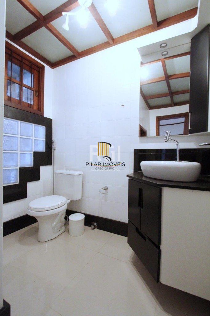 Casa para Venda - 185.29m², 4 dormitórios, sendo 2 suites, Teresópolis
