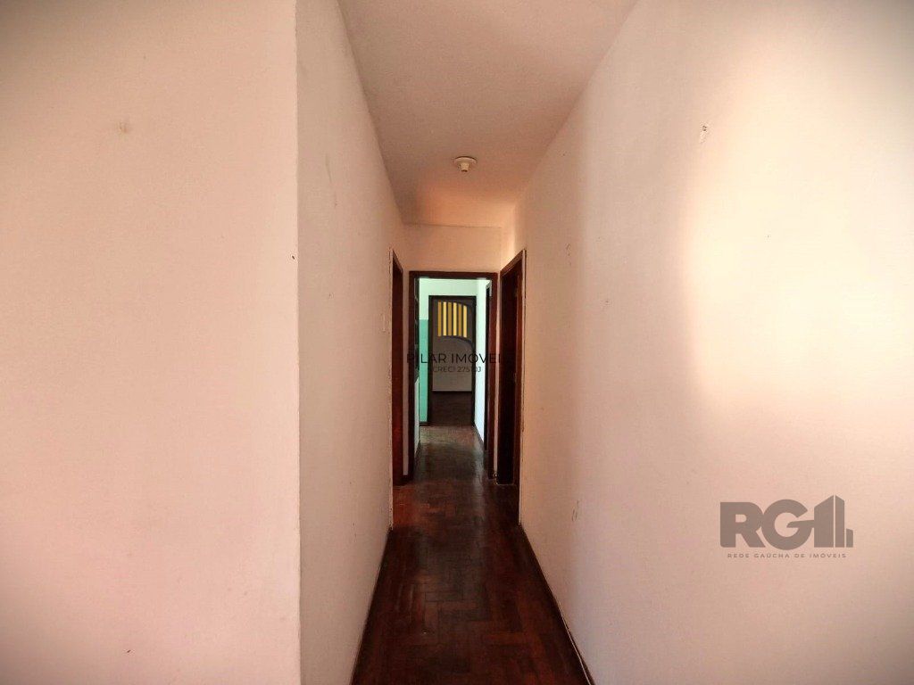 Casa 4 Dormitório(s) Bairro Nonoai