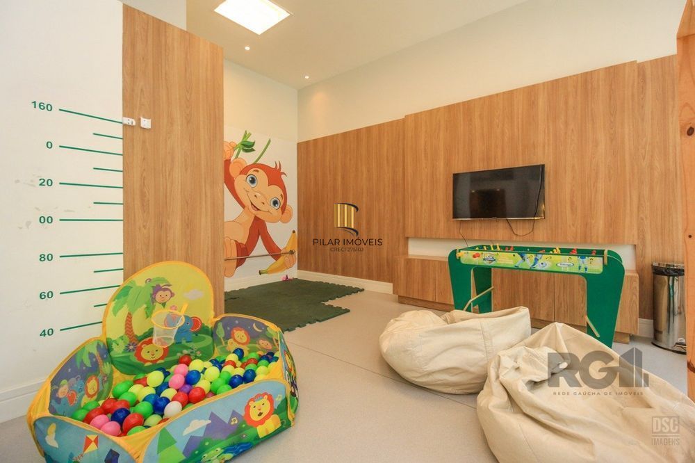 Apartamento com 3 suítes e 161m² à venda em Petrópolis, Porto Alegre.