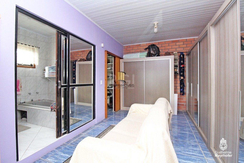 Casa para Venda - 220m², 2 dormitórios, sendo 2 suites, 3 vagas - Teresópolis