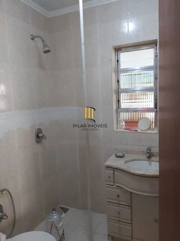 Casa com 4 dormitórios no bairro Passo da Areia