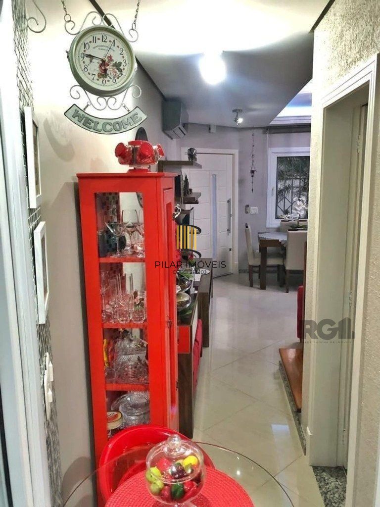 Casa em condomínio 114m² - 3 dormitórios, 1 suíte e 2 vagas no bairro Sarandi
