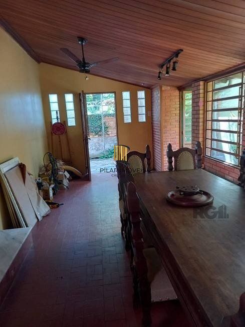 Casa de 168m² - 3 dormitórios, 3 vagas no bairro Nonoai