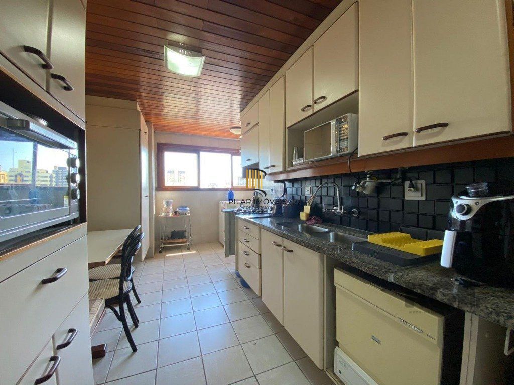 Cobertura Duplex para Venda - 269,97², 3 dorm, 1 suite, 2 vagas - Menino Deus