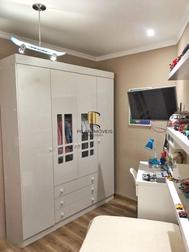 Casa em condomínio 114m² - 3 dormitórios, 1 suíte e 2 vagas no bairro Sarandi