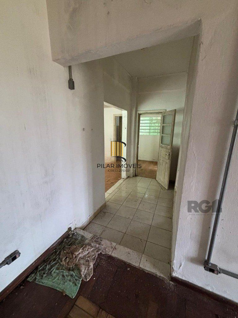 Casa com 3 quartos, 4 vagas e 120m² no bairro Vila Assução
