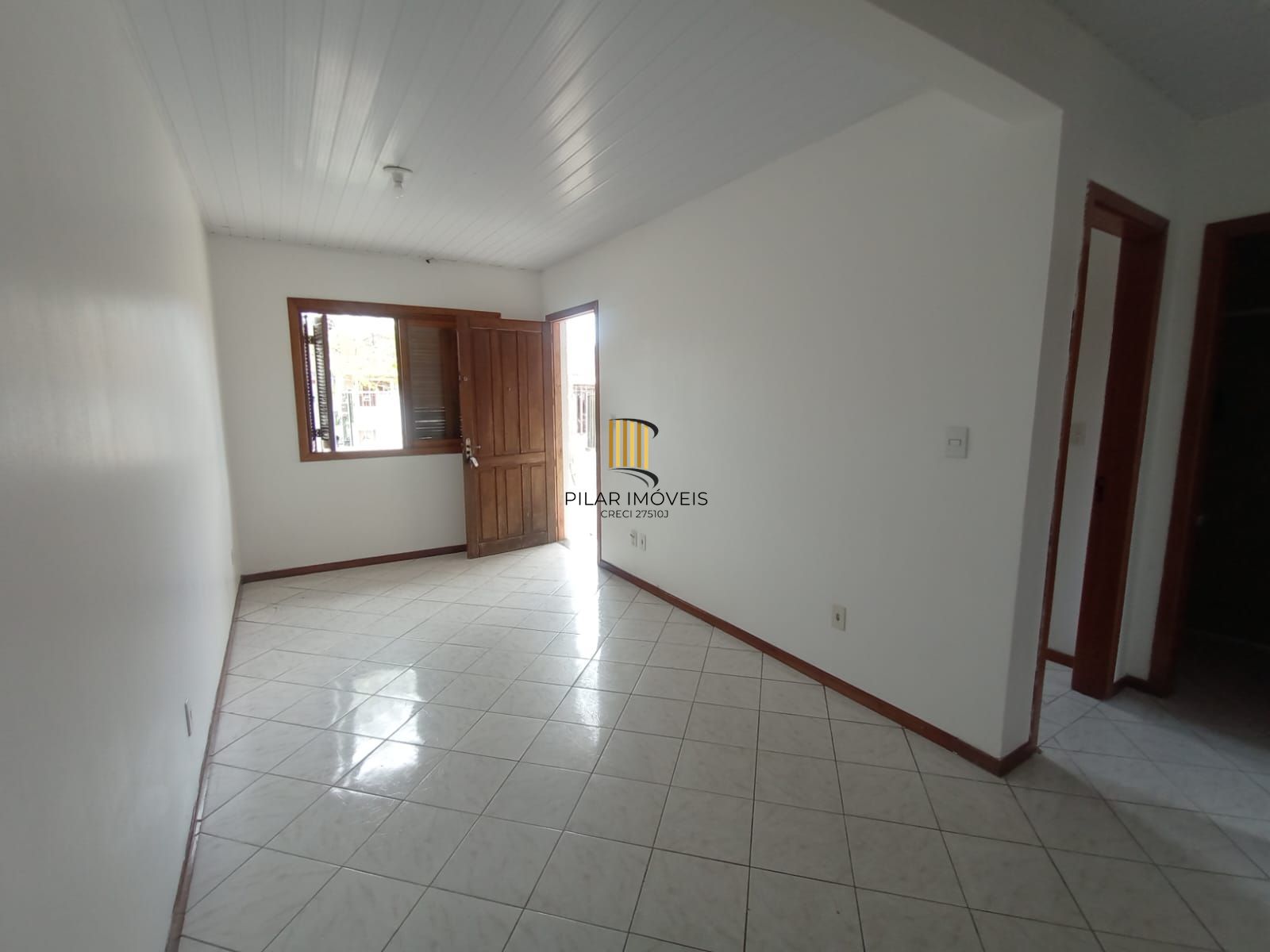 Casa 2 dormitórios no bairro Hípica