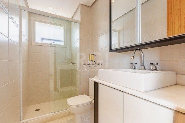 Apartamento à venda em Higienópolis com 236 m², 3 quartos, 1 suíte e 3 vagas.