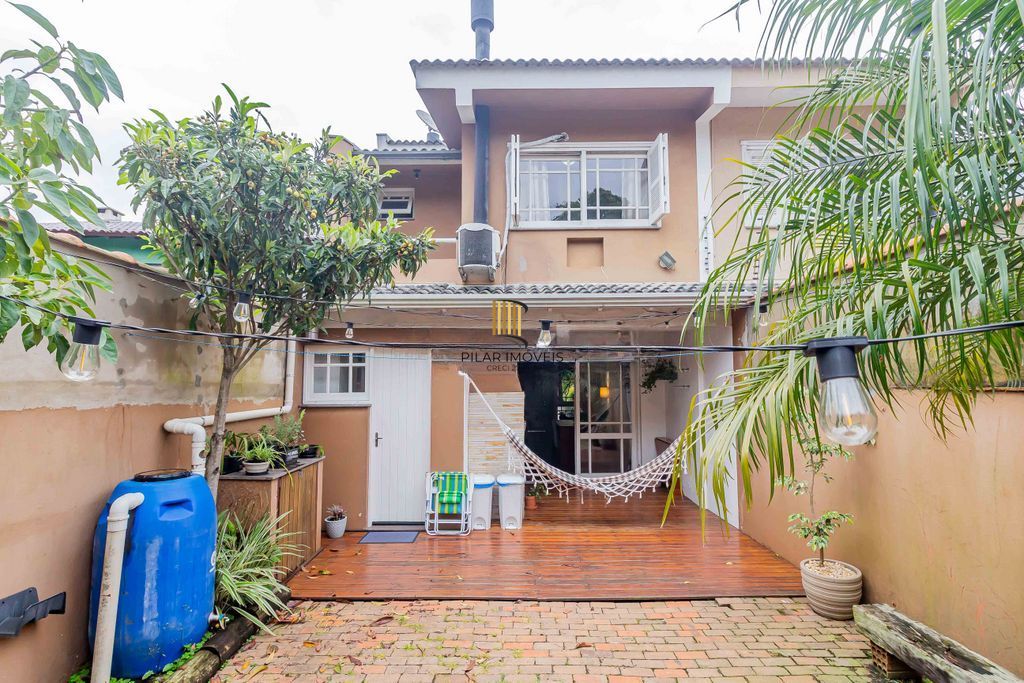 Casa de 3 dormitórios à venda no Bairro Serraria - Porto Alegre
