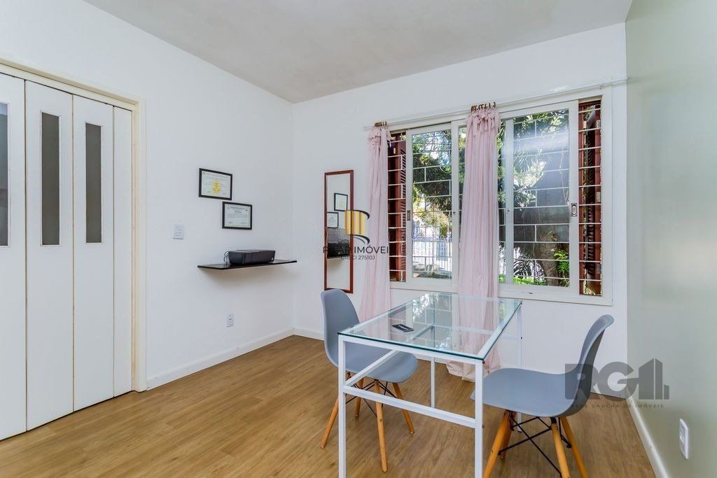 Casa 172m² - 3 dormitórios, 3 vagas no bairro Teresópolis