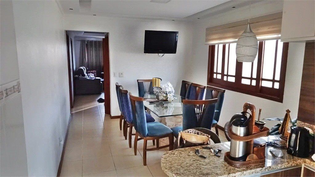 Casa de 3 dormitórios no bairro Sarandi