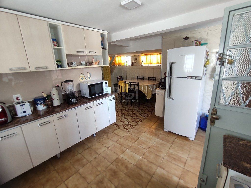 Casa para Venda - 142.8m², 4 dormitórios, 5 vagas - Teresópolis