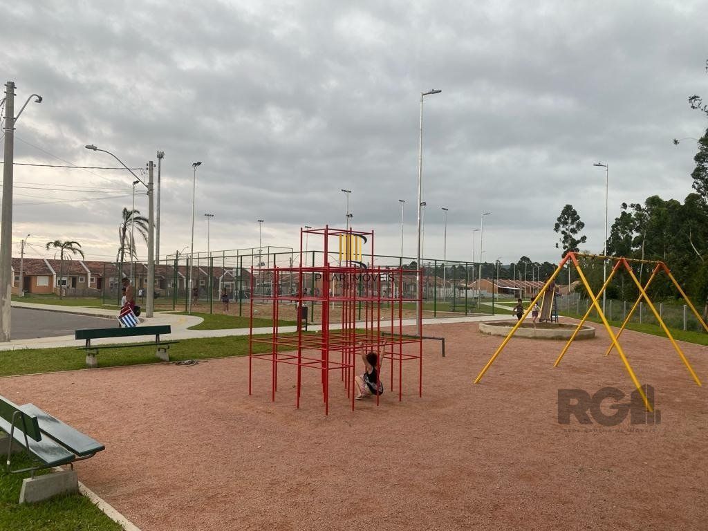 Casa 2 dormitórios no bairro Restinga