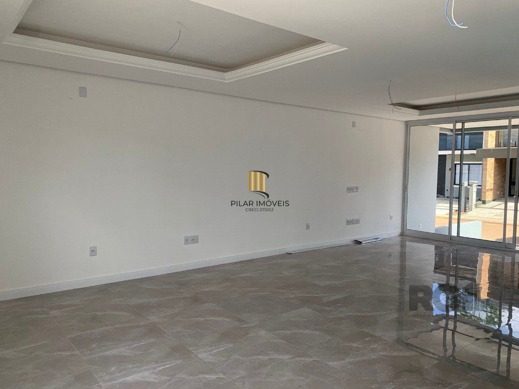 Excelente sobrado de 150m² com 4 dormitórios e 2 vagas.
